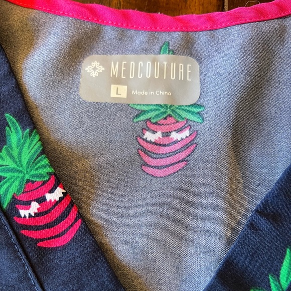 Med couture pineapple scrub top Large - Picture 2 of 3
